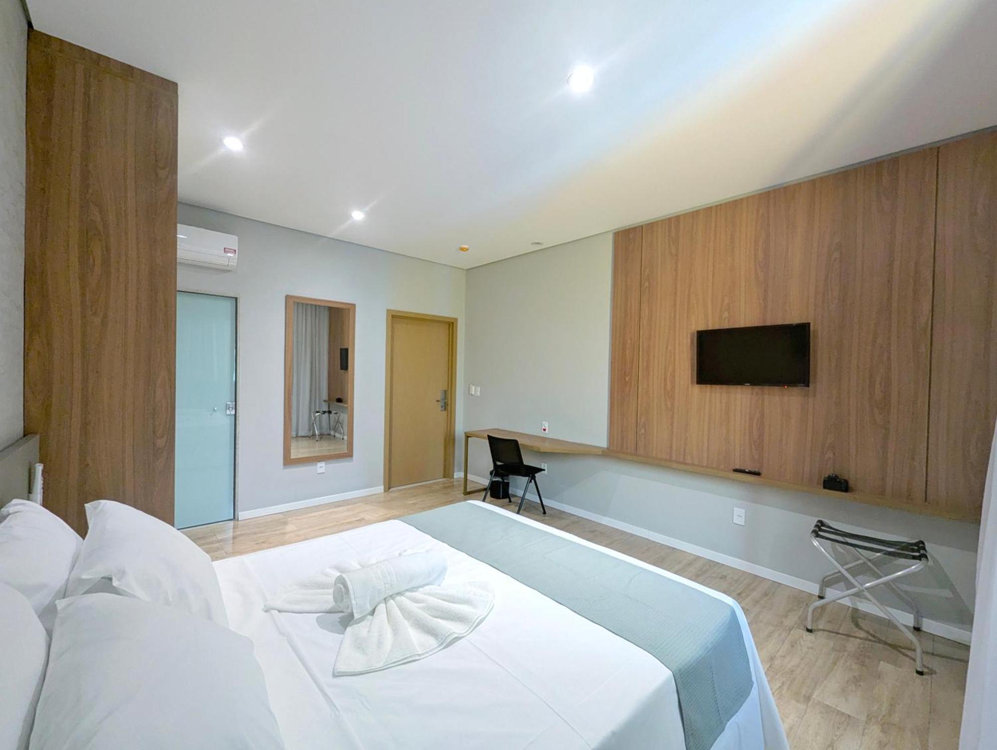 Hotel Jardim Iracema Teófilo Otoni Buitenkant foto